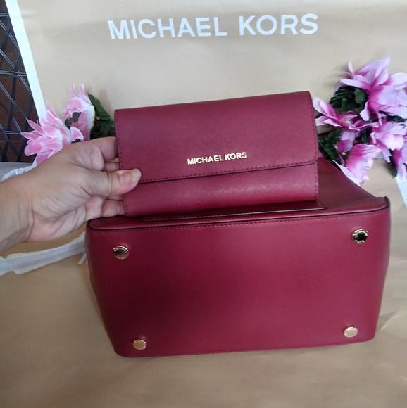 Micheal kors purse shoulder / handbag ONLY - Picture 4 of 6